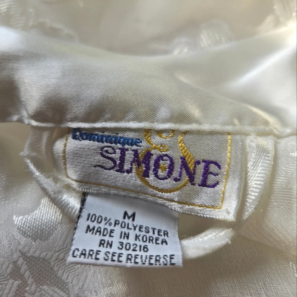 Vintage 1990s Y2k Dominique Simone Elegant White Floral Kimono Robe